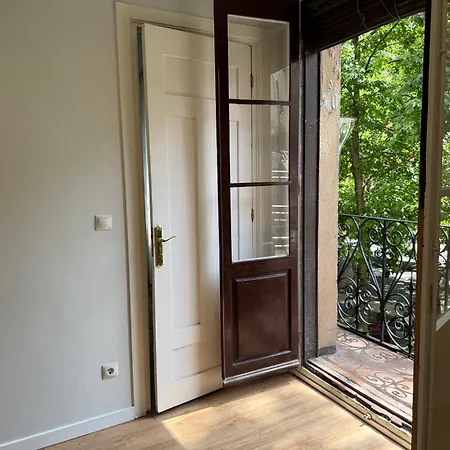 Lufia Flats 3 Apartment